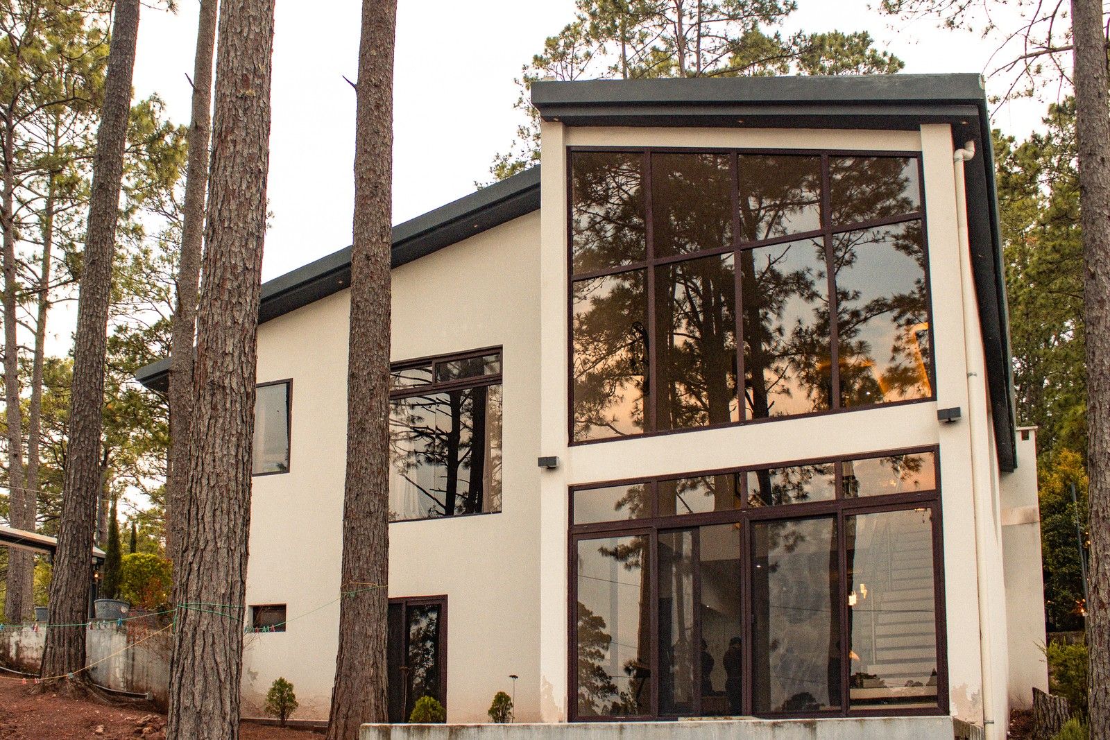 Casa Lorenzana, residencia de nivel y medio en Lagunetas, Santa Lucía